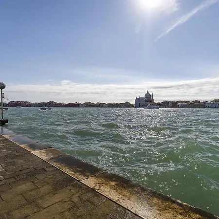 Guggenheim By Wonderful Italy Venice